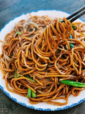   広東式炒麺：甘辛いソースとパリパリ食感が食欲をそそる中華の定番！